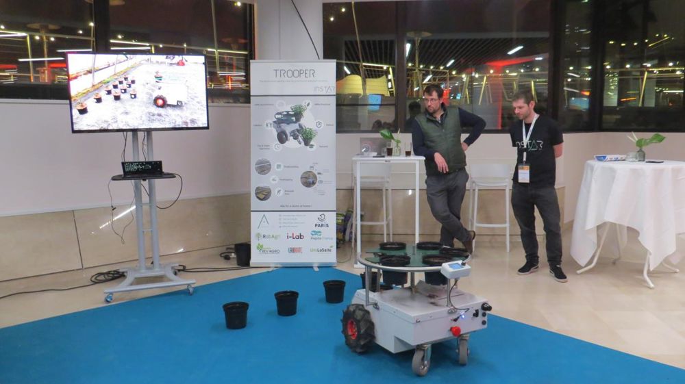 L’un des rares produits en démonstration durant la soirée Agtech du SIVAL 2020 était le robot mobile Trooper d’Instar Robotics (95) couronné par un SIVAL d’argent, Destiné à la manutention (distançage, resserrage) de plantes en pots, il réduit la pénibilité et pallie le manque de main-d’œuvre. © LKP 
